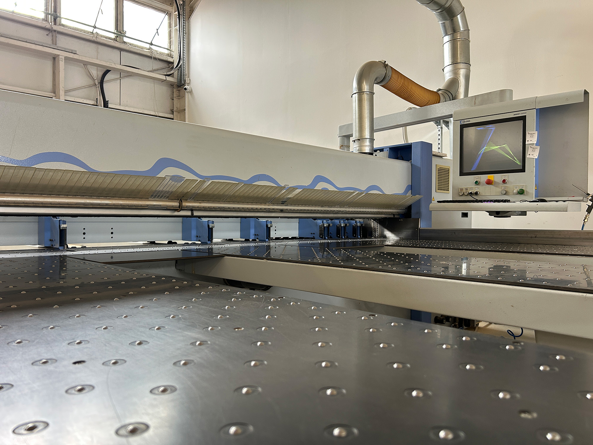 Woodnest Works asztalosműhely – precíz kézimunka és modern gépek